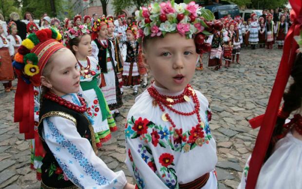 Знати, цінувати і поважати традиції свого народу - шлях до свободи. Фото: omoda.com.ua