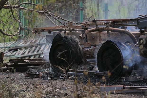 У Авдіївці після обстрілу. Фото: "Фейсбук".