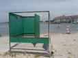Пил, сміття і бур'ян: Пісок з севастопольського пляжу відвезли на будівництво 