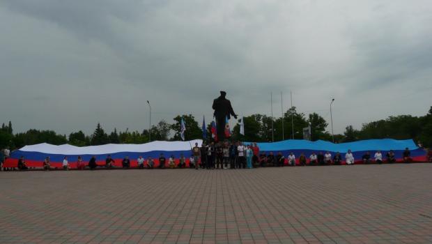 Святкування дня Росії на окупованій Луганщині. Фото:http://dn.depo.ua/