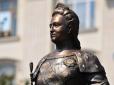 Окупанти поспішають з поверненням скрепних цінностей: До Сімферополя привезли пам'ятник Катерині II (фотофакт)