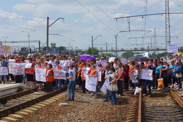 Мітингувальники-залізничники. Фото: depo.ua