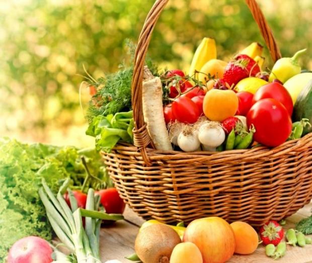 Овочі та фрукти в спеку можуть бути небезпечні для здоров'я. Фото: firestock.ru