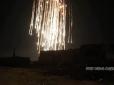 Горіли нічне небо і земля: Російська авіація накрила околиці Алеппо фосфорними бомбами (відео)