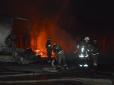 Гігантська пожежа в промзоні Дніпра зупинила роботу насосної станції (відео)