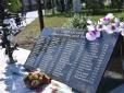 Жертви агресії Москви: Донецький коваль викував пам'ятник дітям, які загинули на війні