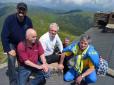 Спільний проект: Польській міністр викарабкався на двохтисячник, щоб побачити як відновлюється найвища високогірна обсерваторія України (фотофакти)