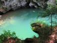 Райський куточок: В Карпатах є своя Блакитна лагуна (фото)