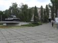 Затримано літнє подружжя напідпитку: У Києві осквернили пам'ятник радянським танкістам (фотофакти)