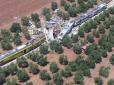 На півдні Італії зіткнулися два пасажирські потяги, число жертв досягло 20 осіб (фото, відео)