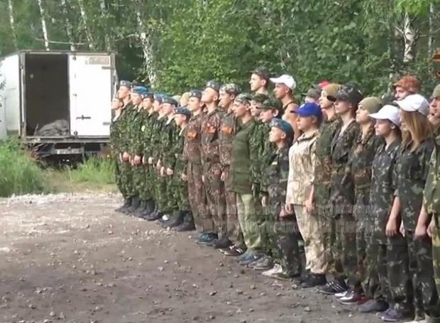 Табір в "ДНР", в якому дітей вчать воювати. Фото: dnr-news.com