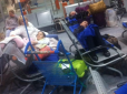 Ось такий він - Кримваш: Маленькі російські самбісти другий день сидять в аеропорту