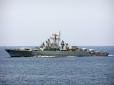 По тривозі піднята авіація: Російські військові кораблі впритул наблизилися до України