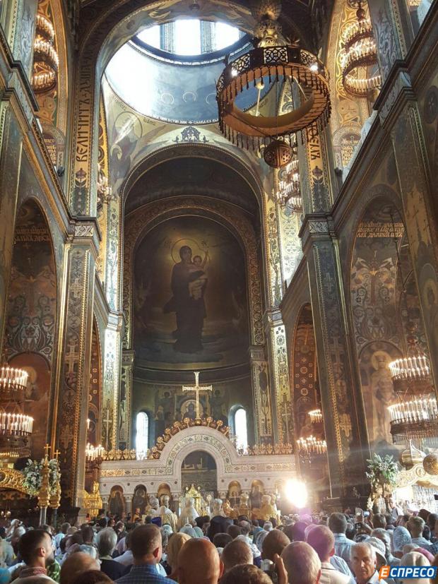В Володимирському соборі почалася святкова літургія. Фото: Еспресо.