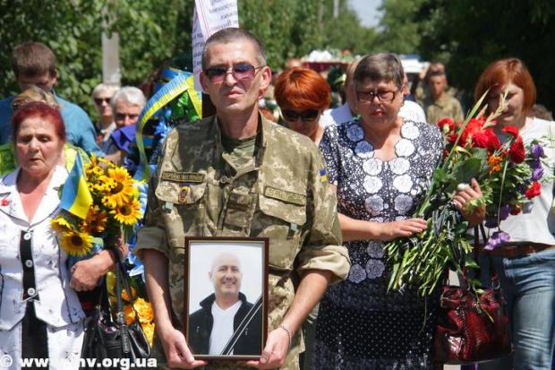 У Мелітополі попрощалися із загиблим воїном. Фото: mv.org.ua.