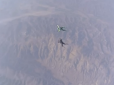 Справжній екстрим: До мережі потрапило відео стрибка чоловіка без парашута (відео)