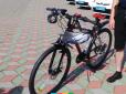 Забув сп'яну, що він правоохоронець: 22-річний поліцейський, катаючись на велосипеді по Одесі, пограбував дівчину