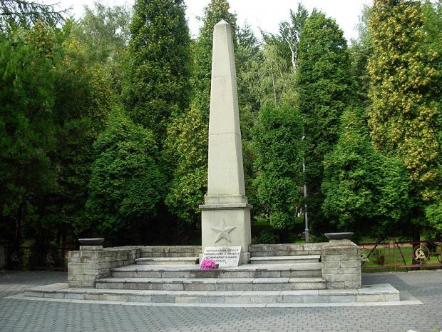 Пам'ятник радянським воїнам у Катовіцах. Фото: mukachevo.net.
