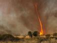 Моторошне видовище: У США пронісся вогненний торнадо (відео)