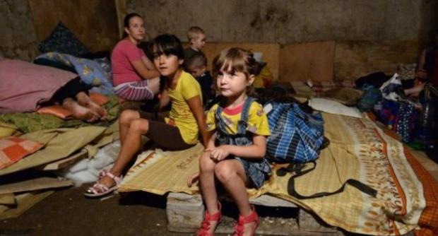 Діти у Луганській області змушені ночувати у підвалах. Фото: replyua.net