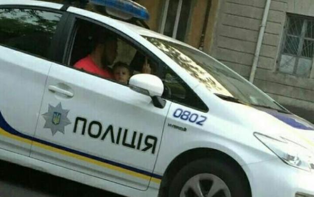 У Одесі робітниця поліції посварилася із громадянами. Фото: odessa.net.ua