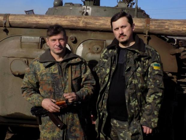 Володимир Шевчук (ліворуч) загинув у зоні АТО. Вічна пам'ять! Фото: "Сайт міста Шепетівка"