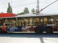 Замріяні скрепи: У Сімферополі на тролейбусах намалювали Керченський міст