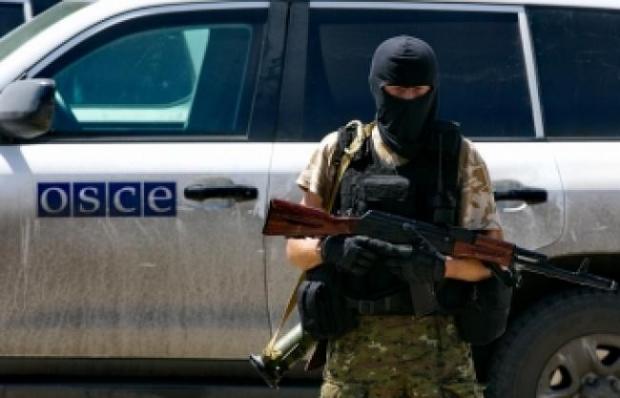 В Луковому терористи напали на представників ОБСЄ. Фото: news-cloud.net.