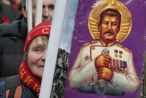 Росіяни кладуть нові жертви на алтар тирану. Фото: ЖЖ.