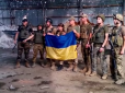 Під ворожим обстрілом: Герої Авдіївки знов вітають країну з Днем незалежності (відео)