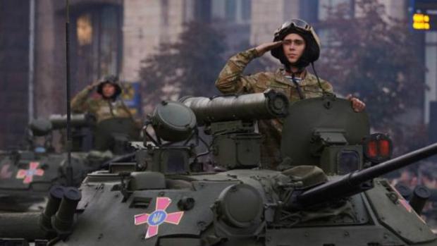 В Києві відбувся військовий парад до 25-ї річниці Незалежності України. Фото: ВВС.