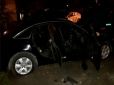 Ремонту машина не підлягає: У Сумах спалили елітну іномарку депутата (фото)