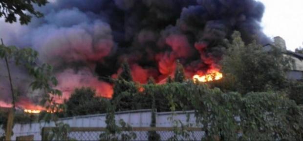 Потужна пожежа у Львові. Фото: "Фейсбук"