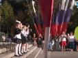 Окупанти змушують луганських школярів щодня співати гімн 