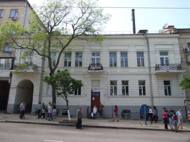 Дитяча лікарня у Севастополі. Фото: Вікіпедія.