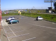 В Алтайському краї РФ БТР врізався в Subaru Forester, який виїхав на перехрестя (відео)