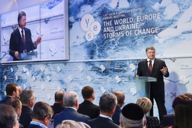 Петро Порошенко на форумі YES. Фото:Fаcebook