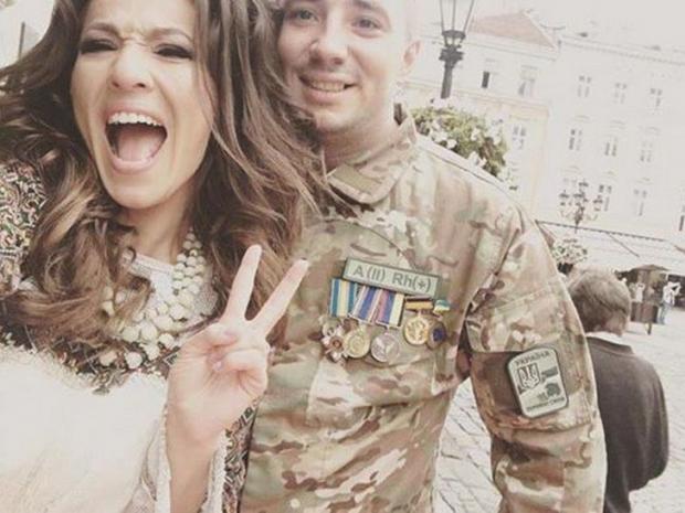Відома львівська співачка одружилася з "Титановим Джексоном". Фото: Фейсбук.