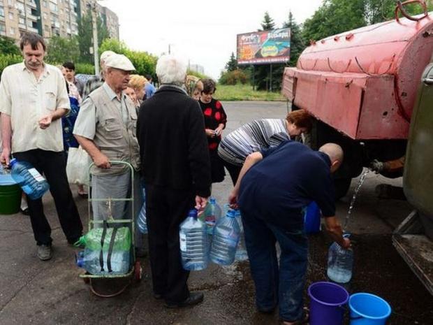 Відсутність води на окупованій Луганщині стала для жителів справжньою ктастрофою. Фото: depo.ua.