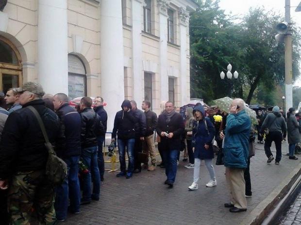 Прощання з загиблими поліцейськими у Дніпрі. Фото:http://dnipro.depo.ua/