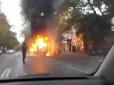 НП у Одесі: Під час руху загорілася маршрутка (відео)