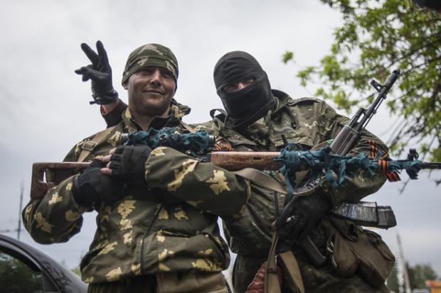 Бойовики на Донбасі мародерствують. Фото: vidomosti-ua.com.