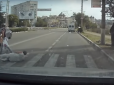 У Севастополі автобус збив чоловіка, реакція людей вражає (відео)