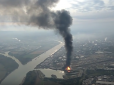 У Німеччині стався вибух на хімічному заводі: Є постраждалі, місто оповите чорним димом (відео)