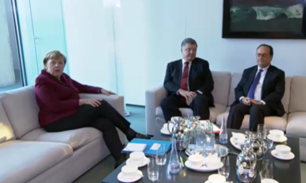Меркель, Порошенко та Олланд у Берліні вже зустрілися. Фото:http://ua.112.ua/g