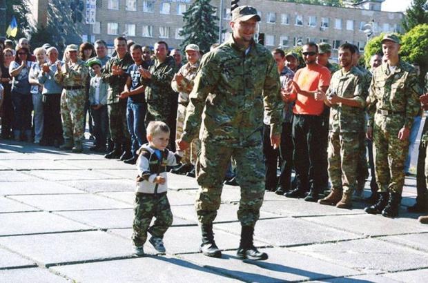 Кожен українець здатний перетворитися на воїна. Фото: Viter Info.