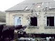 Обстріли на Донеччині не вщухають: У Красногорівці міни влучили у житлові будинки