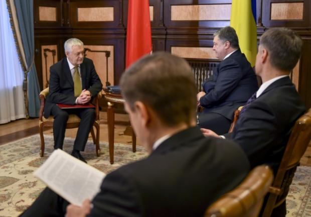 Посол Польщі та Петро Порошенко. Фото: сайт президента України.