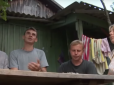 Як живеться у омріяній Росії: Біженці з Донбасу плачуть від безвиході та ночують прямо на вулиці (відео)