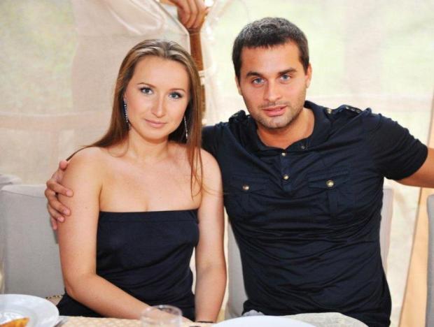 Ілля Сагайдак з дружиною. Фотоhttp://svyatoshyno.rajon.kiev.ua/
